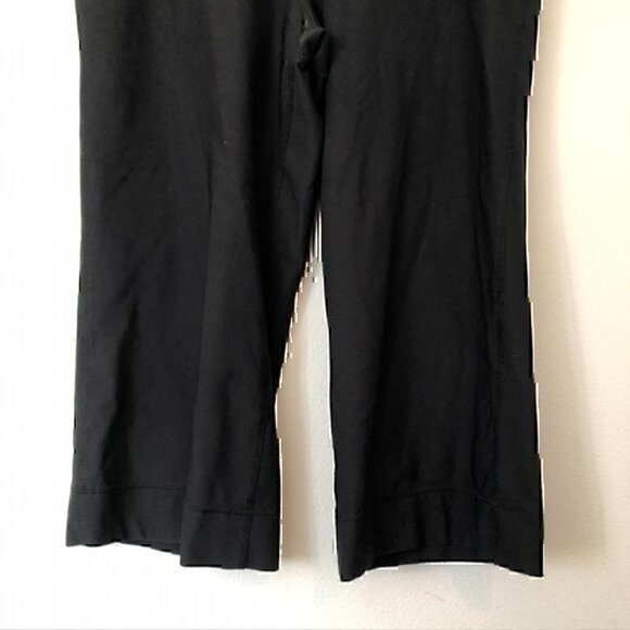 NIKE Fit Dry Dri-Fit Be Strong Athletic Capri Pants Solid Black Activewear Small - Picture 4 of 9